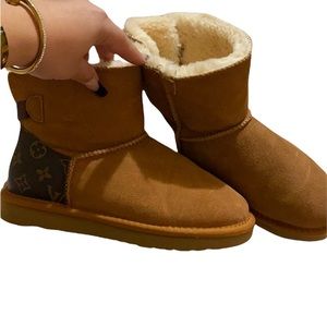 Brand new boots used one time